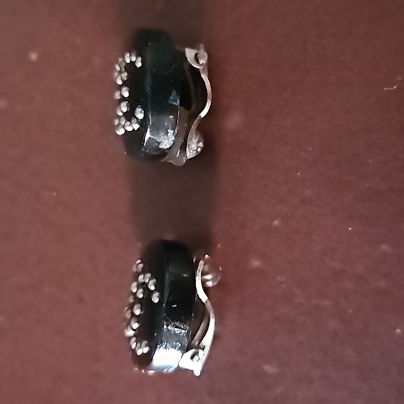 Chanel Vintage CC Logo Clip-On Black earrings - Picture 7 of 7